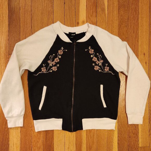 Y2K Wet Seal Bomber Jacket, Black & Cream Zip-Up Floral Embroidery, Varsity Sz L - Picture 3 of 9
